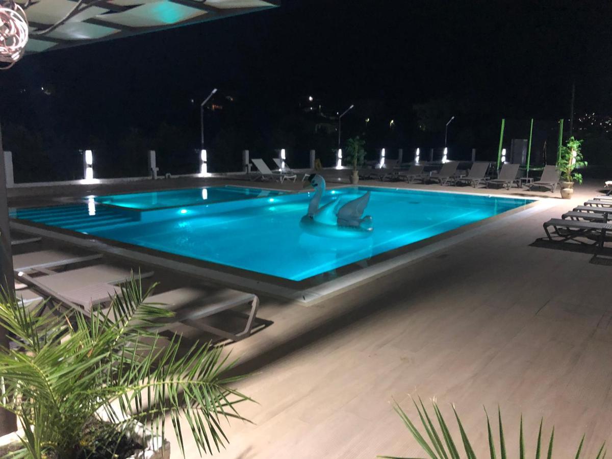 Hotel Metropolis Ulcinj Exterior foto