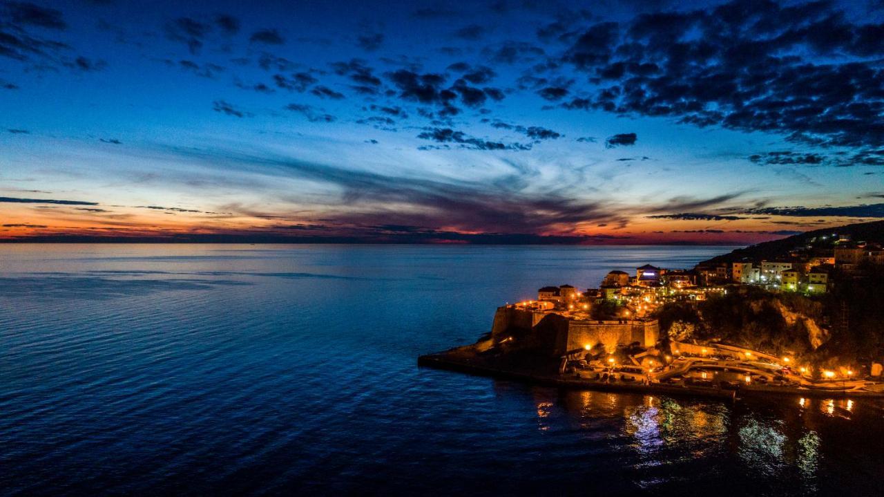 Hotel Metropolis Ulcinj Exterior foto