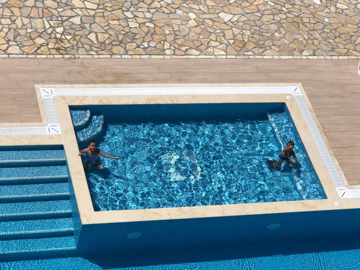 Hotel Metropolis Ulcinj Exterior foto